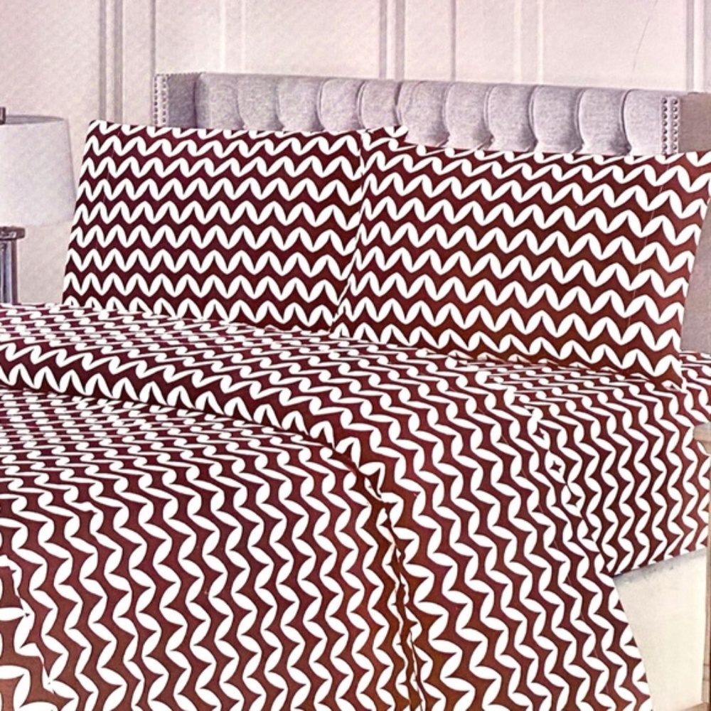 ⭐️FINAL STOCK⭐️King 4pc Burgundy Wave Bedsheets